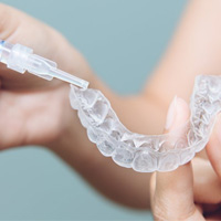 Take-home teeth whitening kit